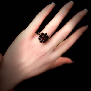 🛑 SOLD pending 

Antique Georgian Almandine Garnet Cluster Ring 14ct gold band